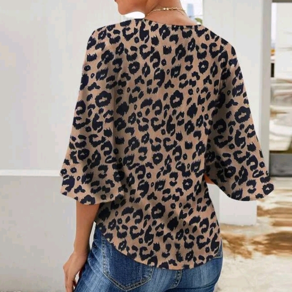 Leopard print tie-front buttoned top - Picture 2 of 7